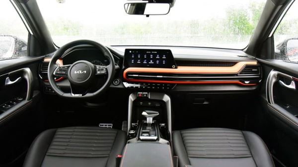 В России появился новый кроссовер Kia со «злым» дизайном, который стоит дешевле «китайцев»