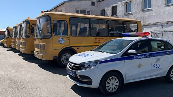 Сотрудники ГИБДД усилили контроль за школьными автобусами в Кемерове