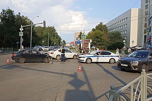 Протащившего автоинспектора водителя осудили в Тюмени