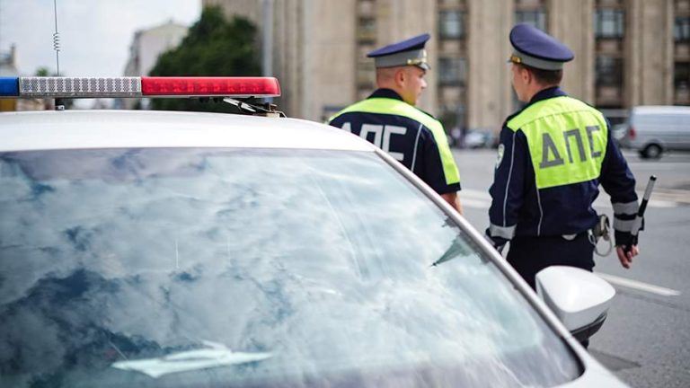 Массовые проверки внедорожников проходят в Сочи после смертельного ДТП
