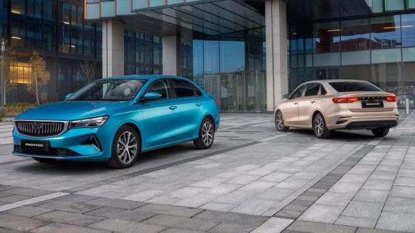 В России подешевели седан и самый популярный кроссовер Geely. Сколько они стоят
