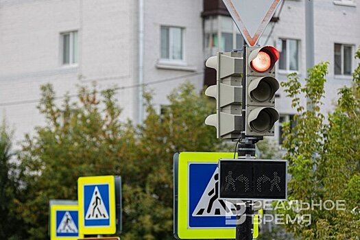 Челнинского водителя привлекли к ответственности за проезд на красный свет, снятый на видео