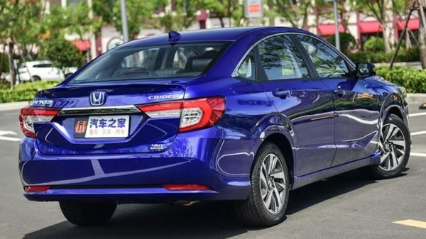 В России появилась новая практичная Honda, которая стоит дешевле «Лады» и «Москвича»