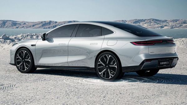 Найден современный пятиметровый седан Geely, который продают дешевле «Лады»