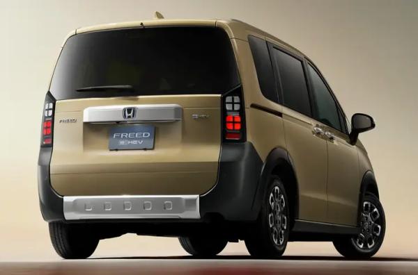 В России появилась практичная семейная Honda, которую можно купить дешевле «Лады»