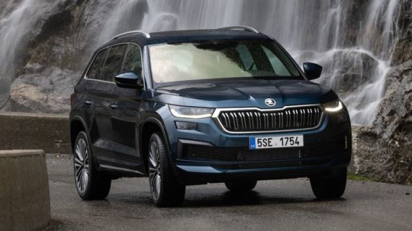 Популярный семейный кроссовер Skoda вернулся в Россию. Цена приятно удивит