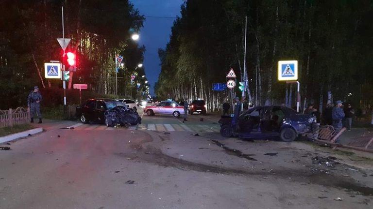 Один человек погиб и еще четверо пострадали в ДТП в Томской области