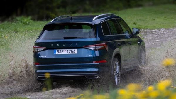 Популярный семейный кроссовер Skoda вернулся в Россию. Цена приятно удивит