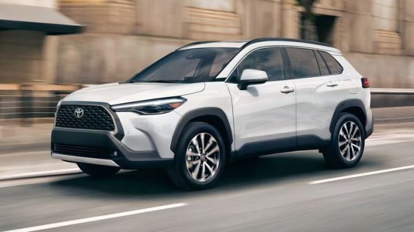 В России появился новый доступный кроссовер Toyota. Он стоит дешевле, чем Geely и Chery