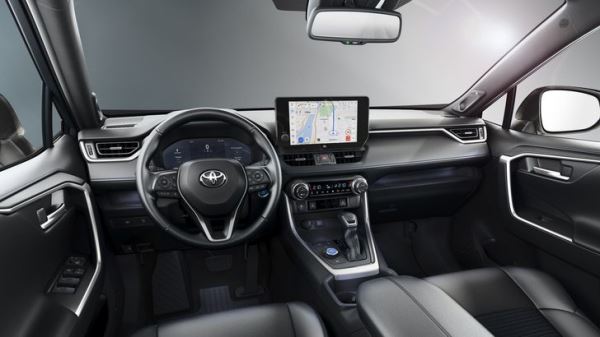 В Россию вернулся любимый кроссовер Toyota россиян. Он стоит дешевле «китайцев»