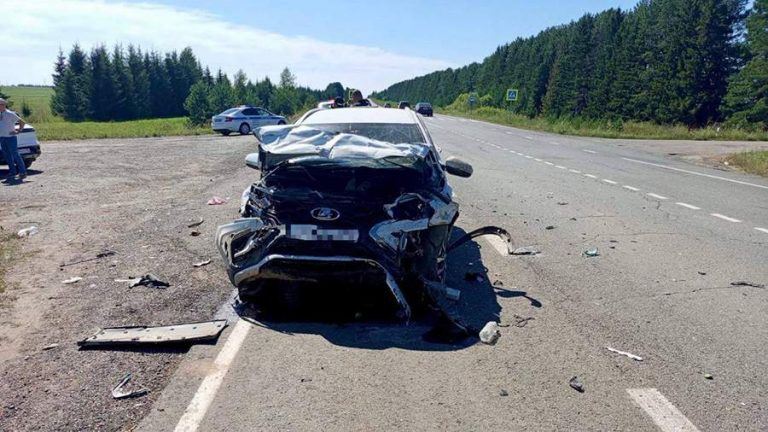 В Удмуртии в результате ДТП погибли две женщины и шесть человек пострадали