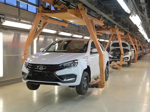 «АВТОВАЗ» получит налоговые льготы, чтобы смягчить последствия снижения спроса