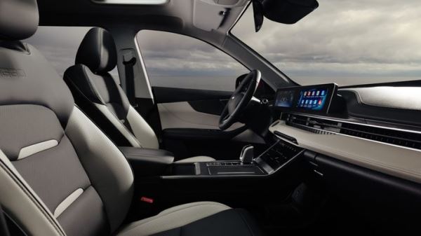 Больше не самый доступный: Chery лишила Tiggo 4 Pro «народной» комплектации